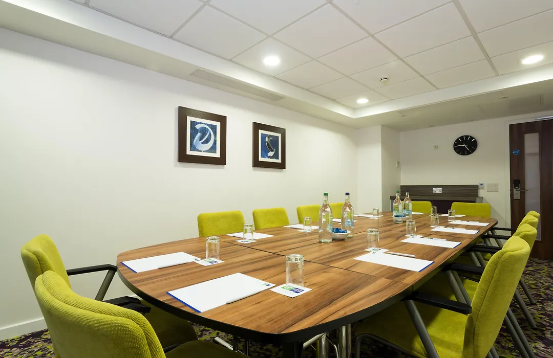 Holiday Inn Express Harlow By Ihg-1