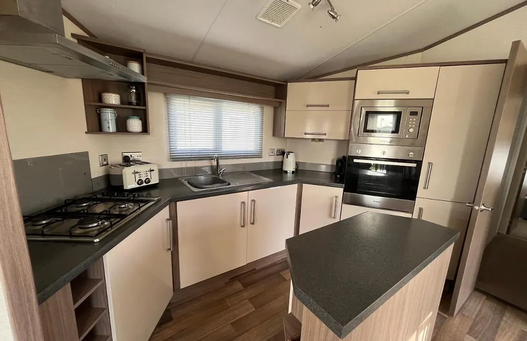 Coastal Pet-Friendly Retreat: Fulmar 16 at California Cliffs-1