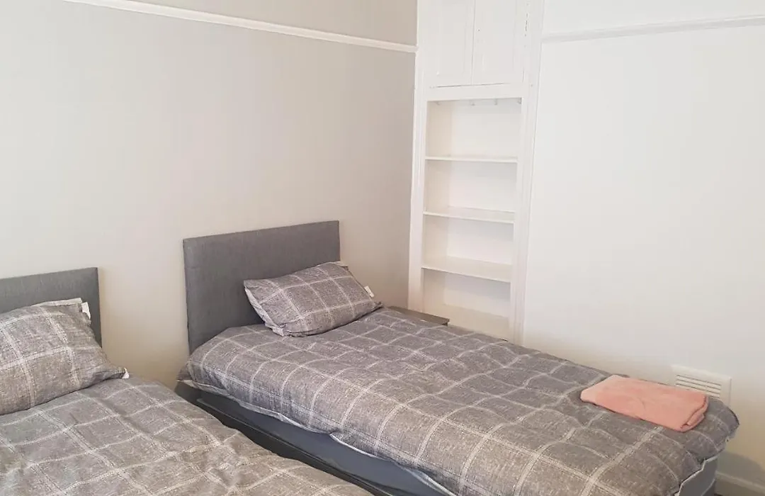 Double Bedroom In Withington, M20. 2 Beds, Rm 3-1