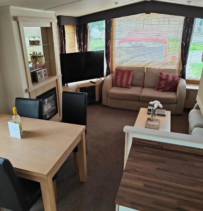 Holiday Home Sleeps Six-1