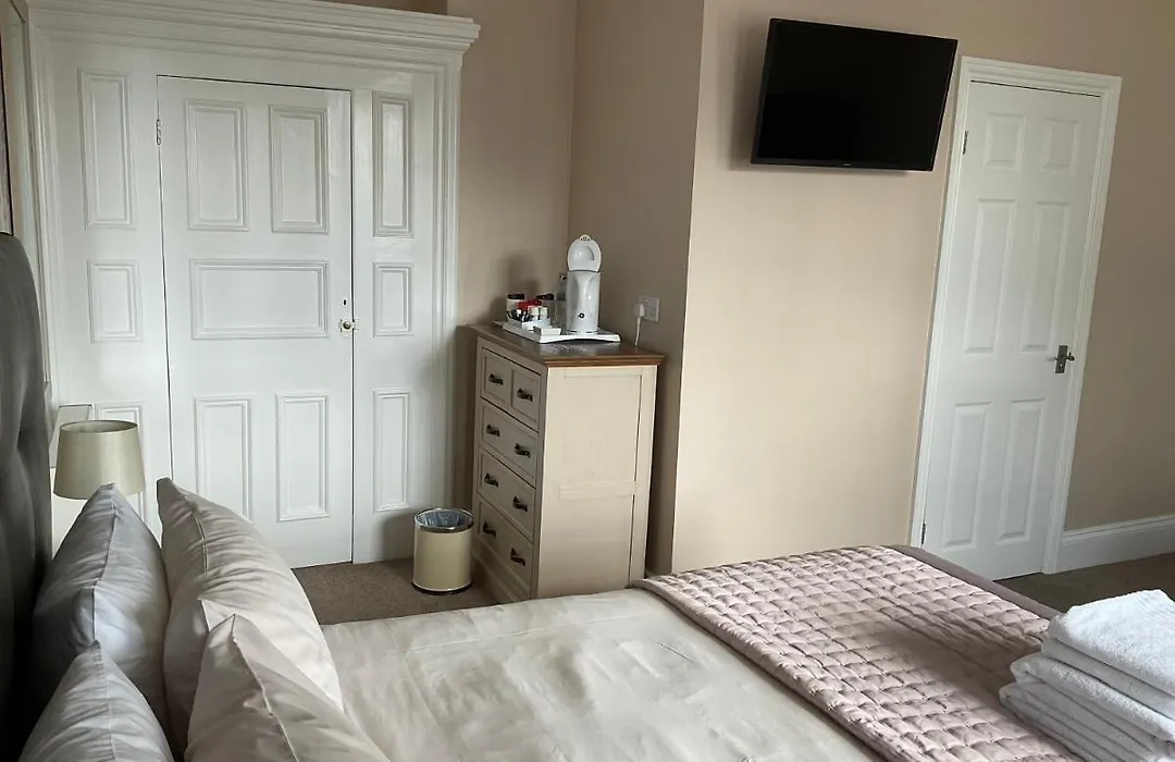 Glenora Guest House-1