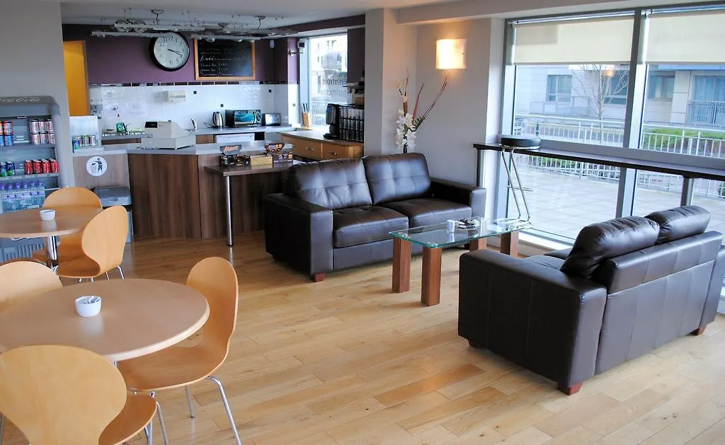Hot-El-Apartments Edinburgh Waterfront-1