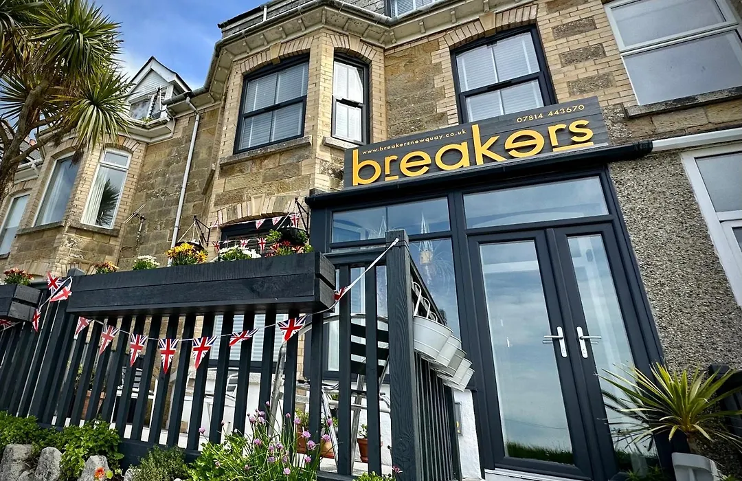 Breakers Guest House-1