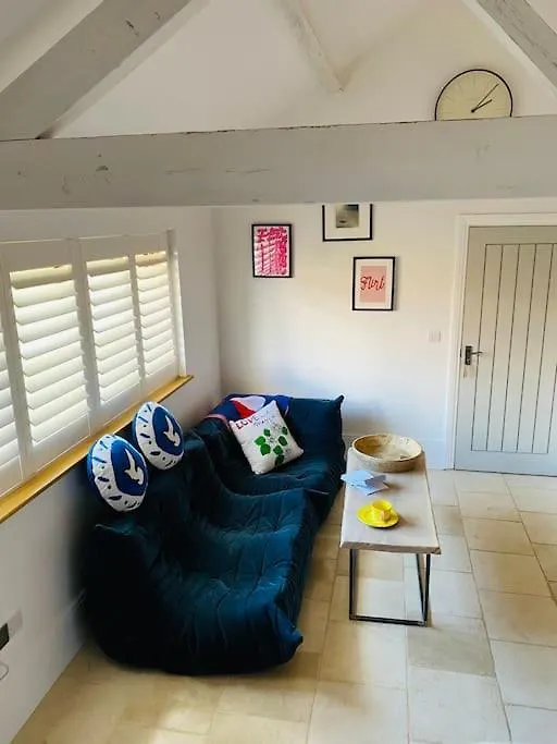 Luxury & Comfort In The Cotswolds-1