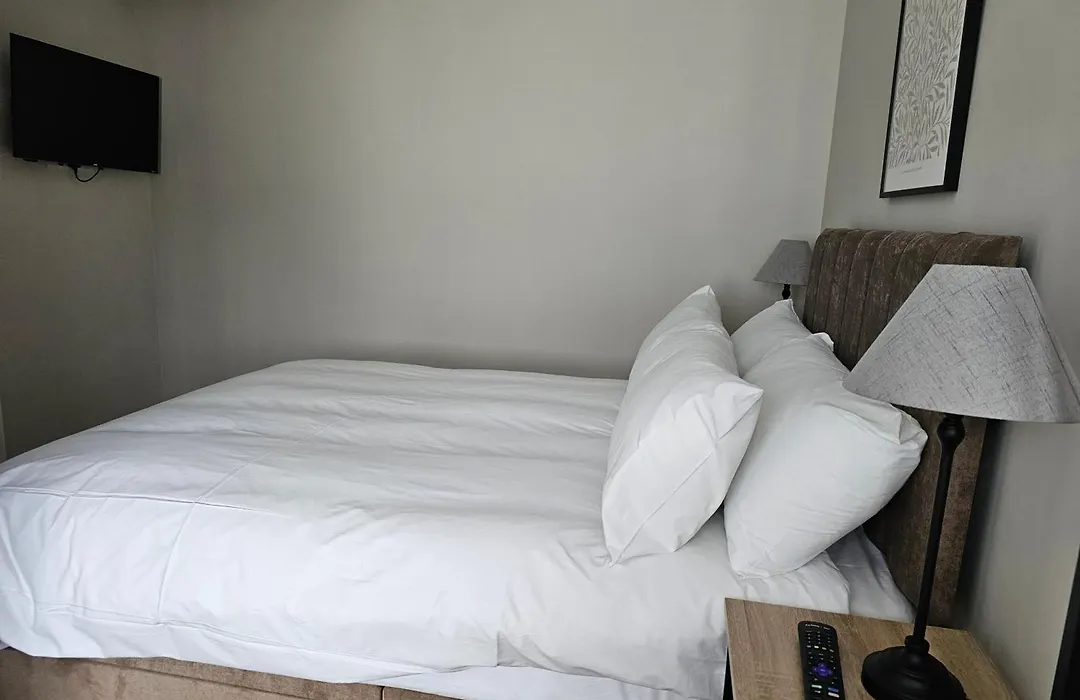 The Ivernia Hotel-1