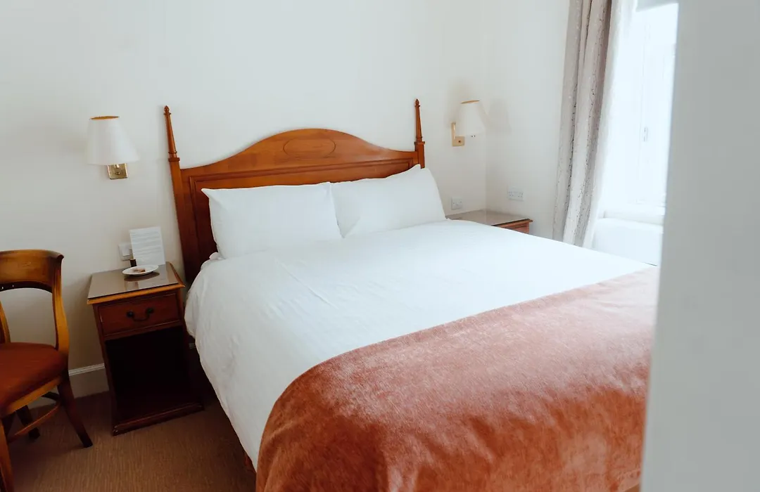 Royal Hotel-1