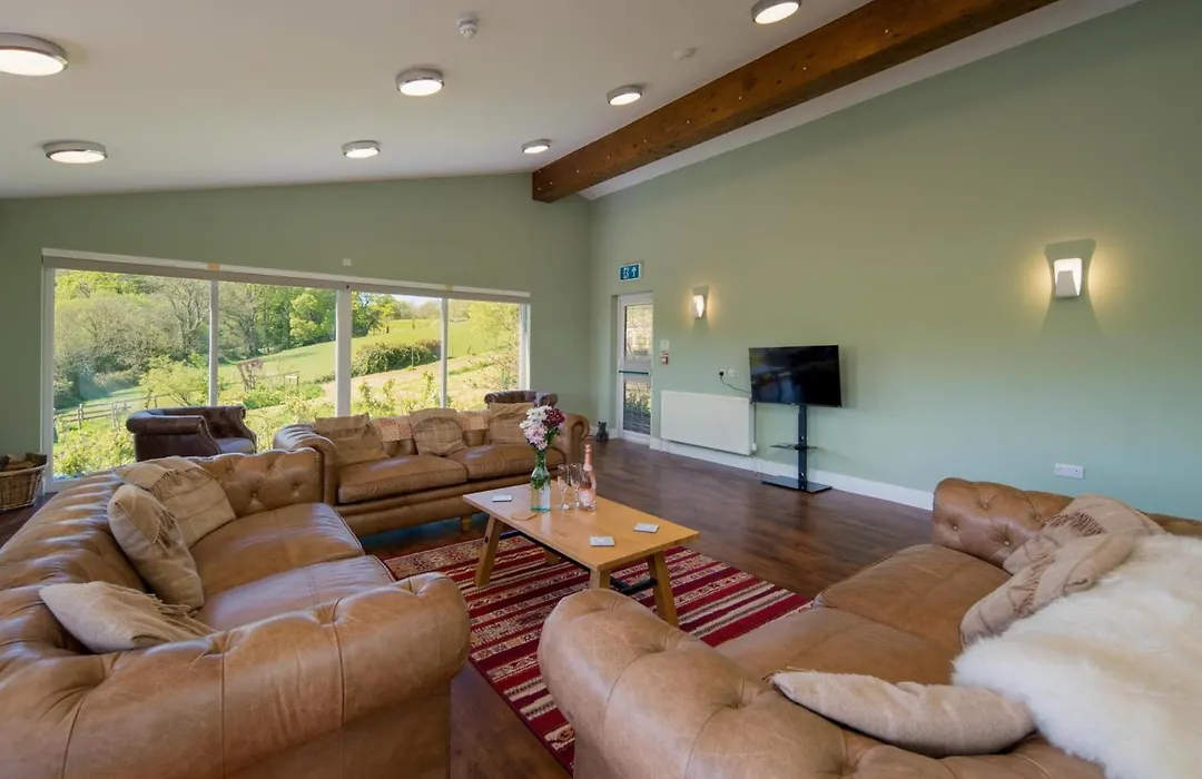 Godshill Park Barn-1