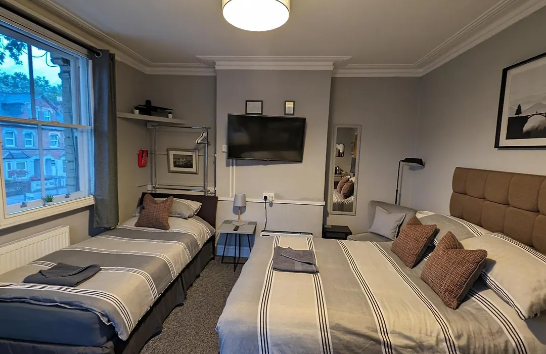 Caversham Lodge-1