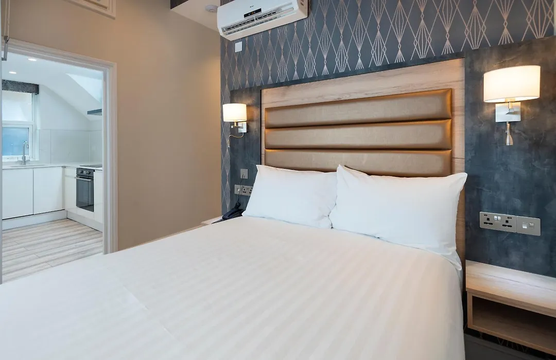 Spark By Hilton London Chiswick-1