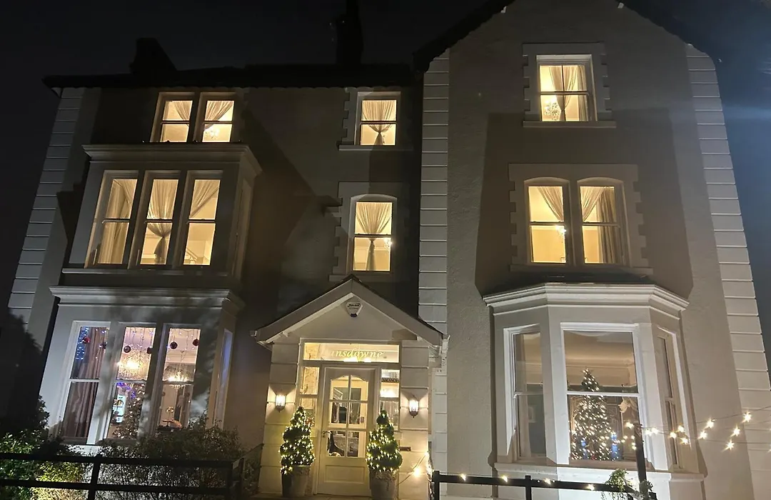 Lansdowne House With Private Car Park-1