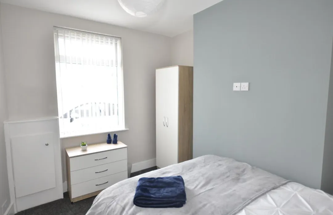 Townhouse @ 32 Penkhull New Road Stoke-1