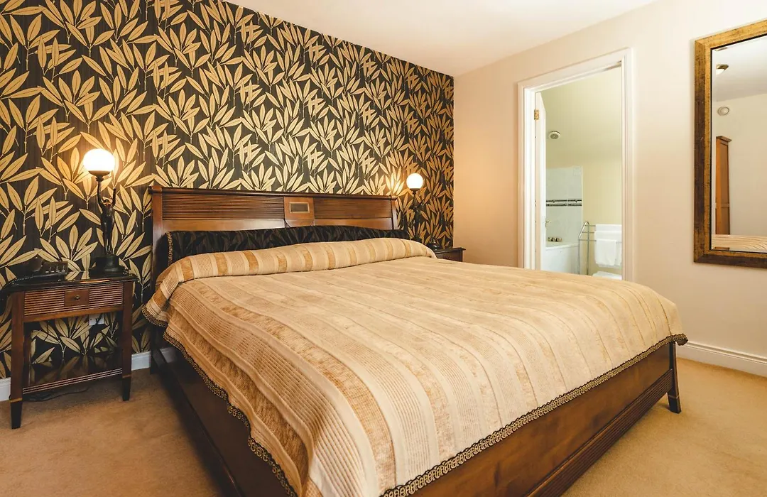 Oyo Rayanne House Guest Accommodation-1