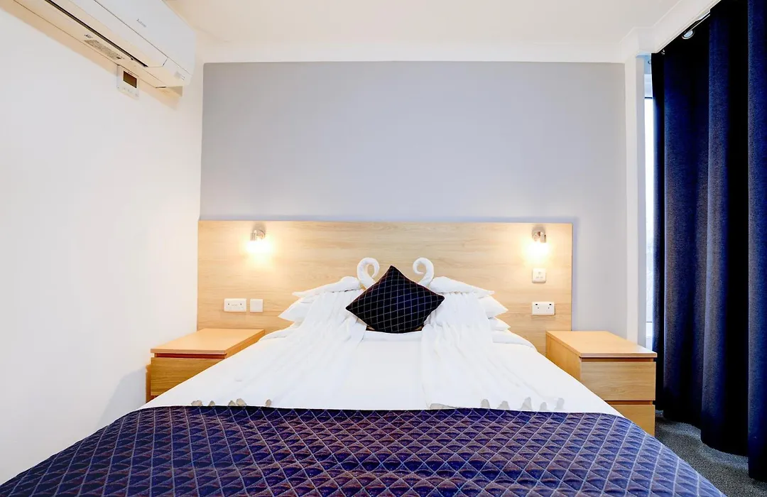 Oyo The Chiltern Hotel-1