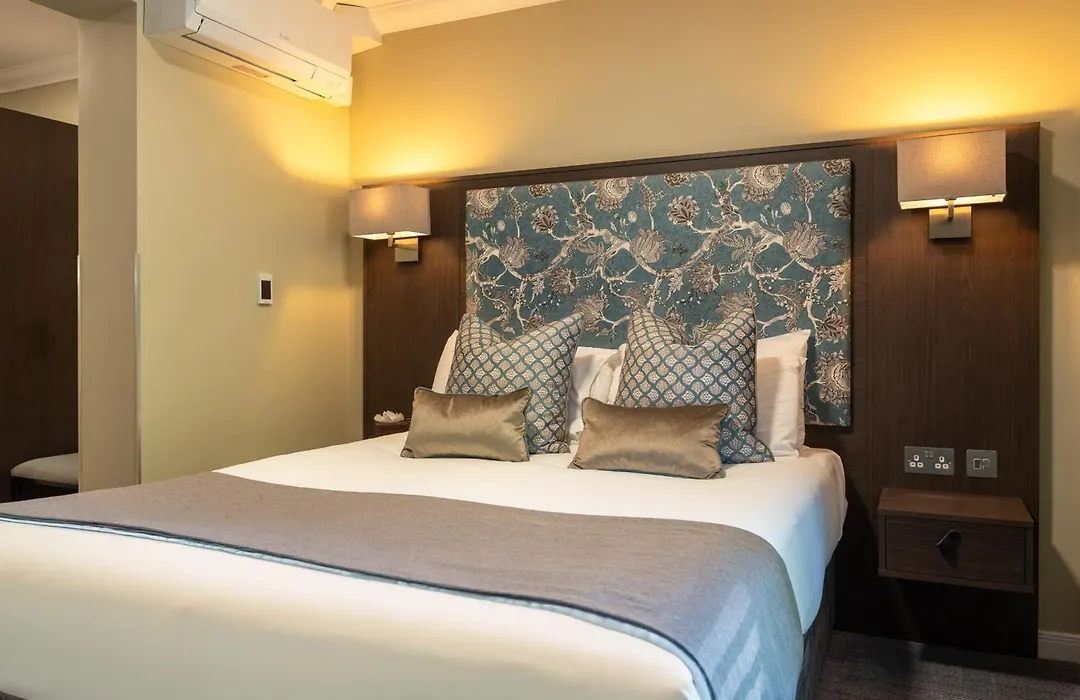 Nevis Bank Inn-1