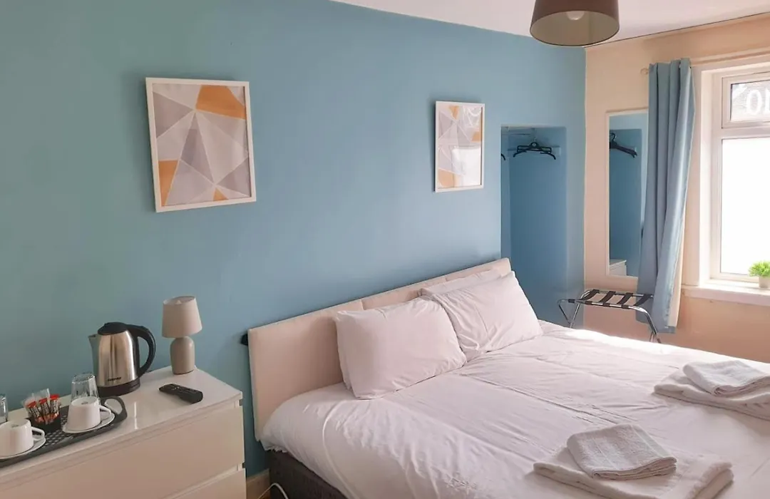 Irvine Riverside Guesthouse-1