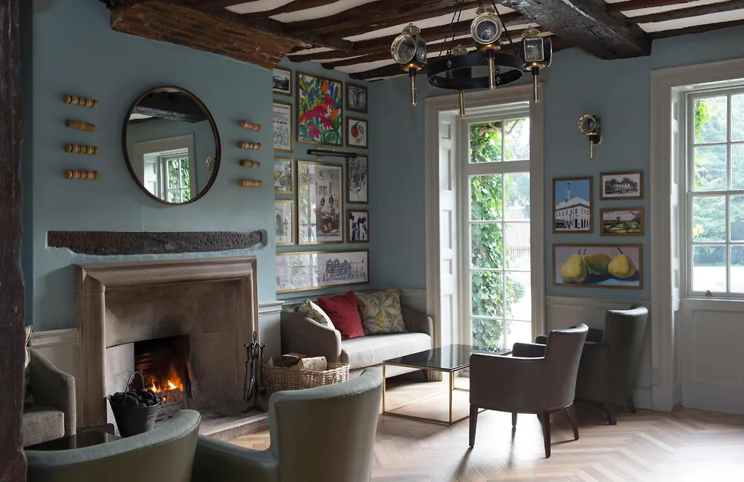 Bush Hotel Farnham-1