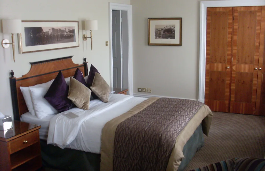 Hendon Hall-1