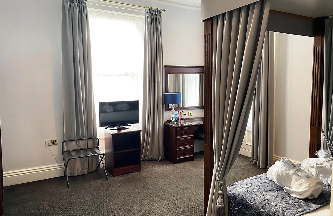 Cairn Hotel-1