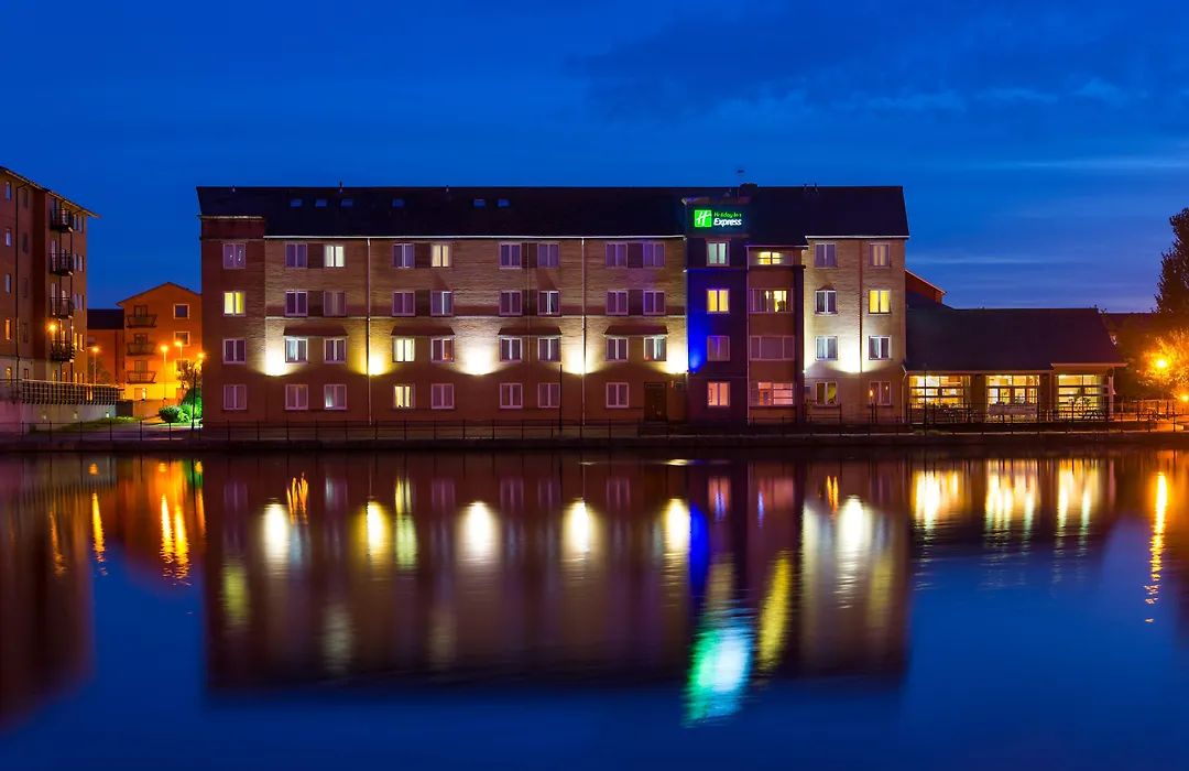 Holiday Inn Express Cardiff Bay By Ihg-1