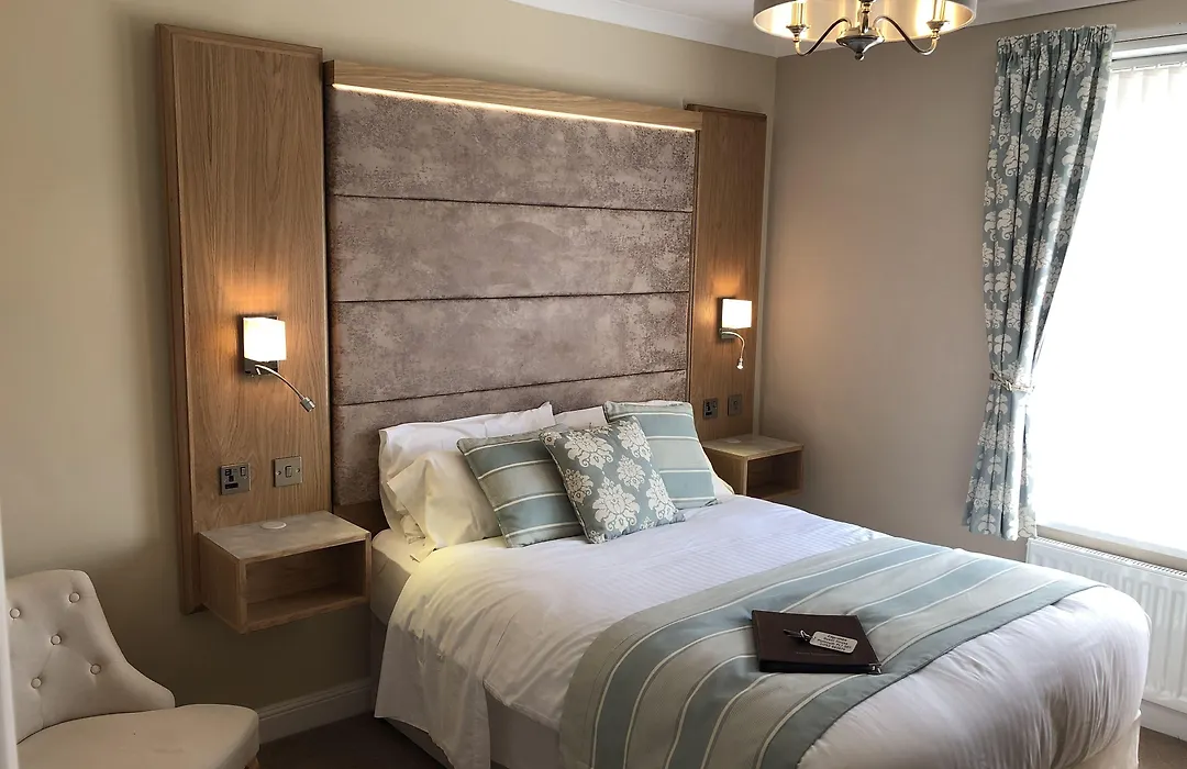 Edgcumbe Guest House-1