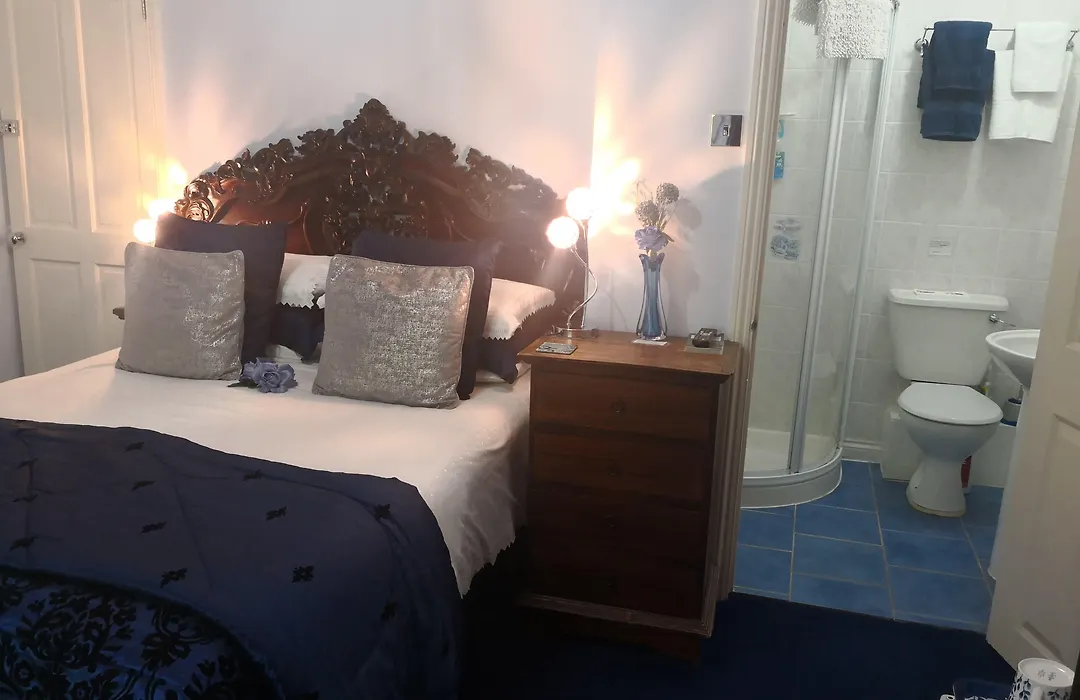 Arches B&B-1