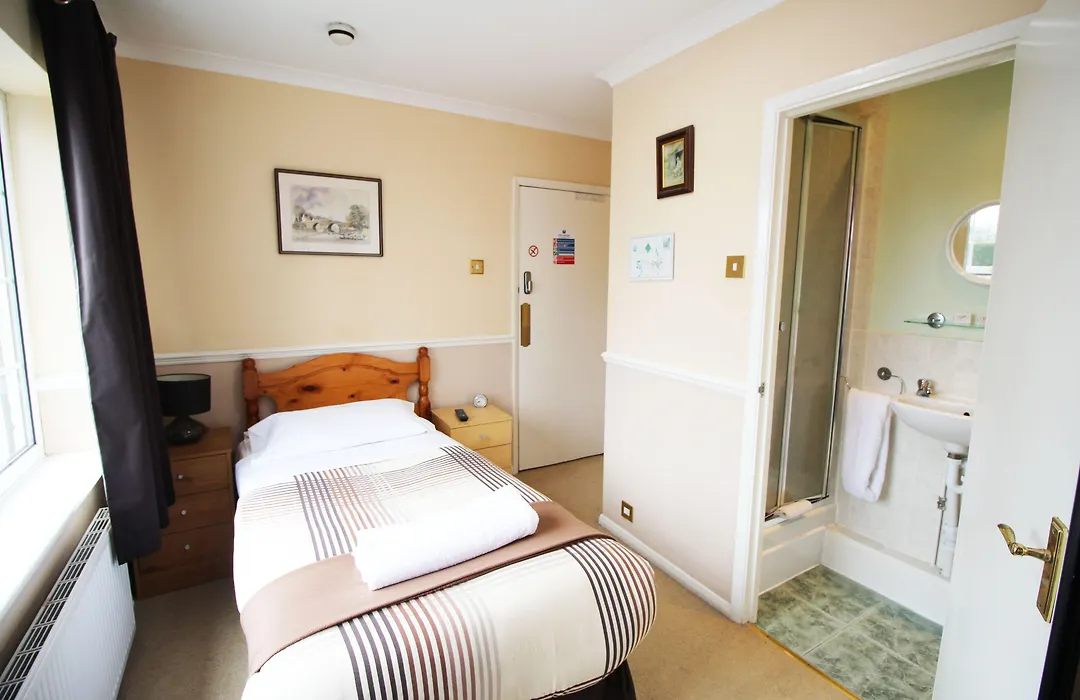 Oyo Flexistay Ambers Gatwick Aparthotel-1