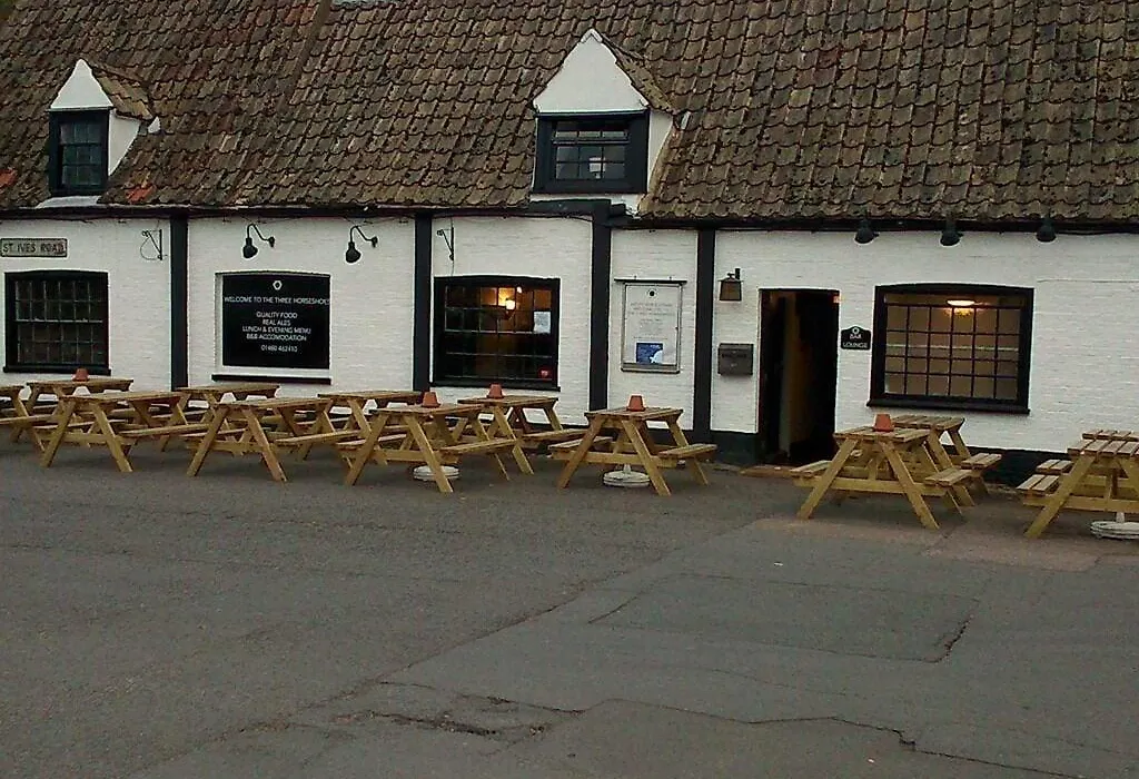 Three Horseshoes Inn-1
