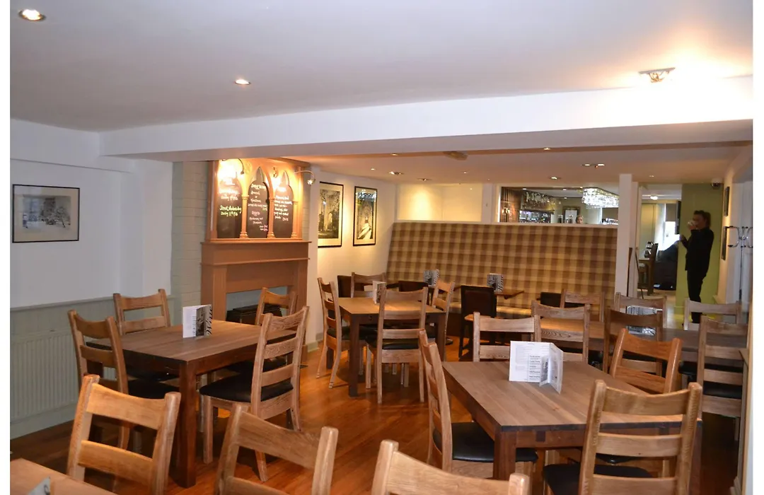 Queenshead Hotel Kelso-1
