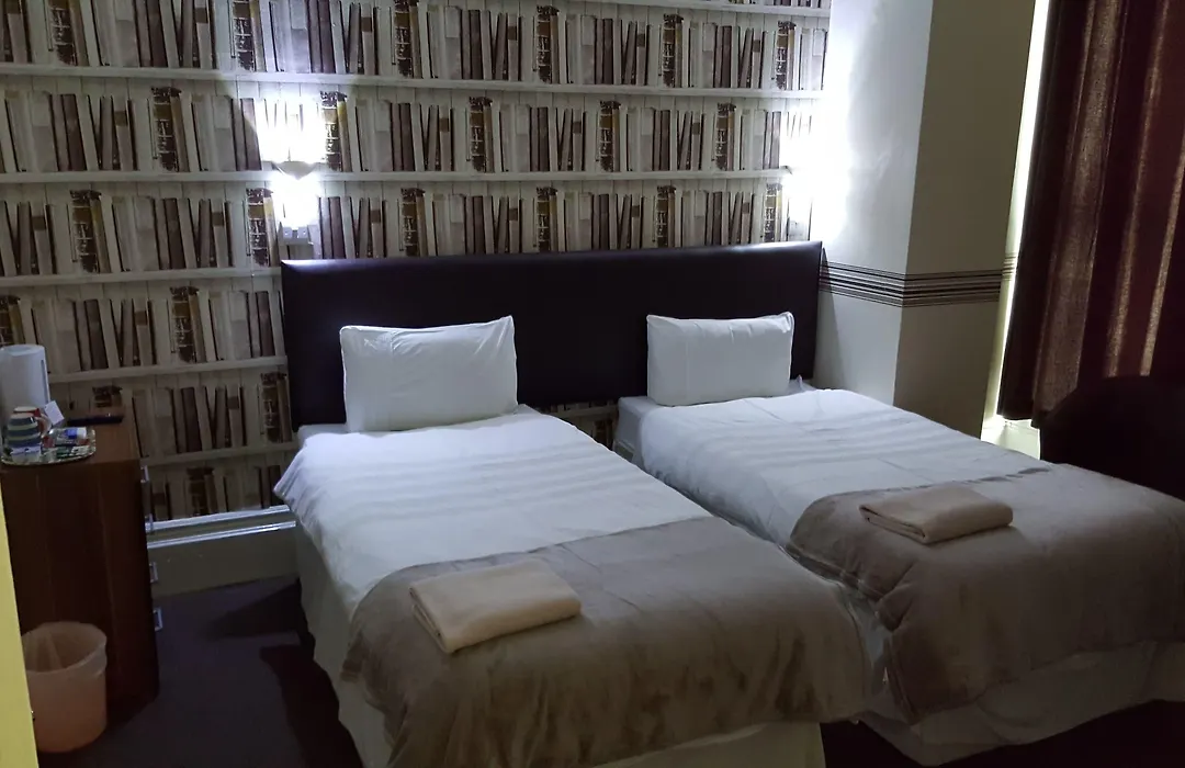 Portsmouth Budget Hotels - All Rooms Are En-Suite-1