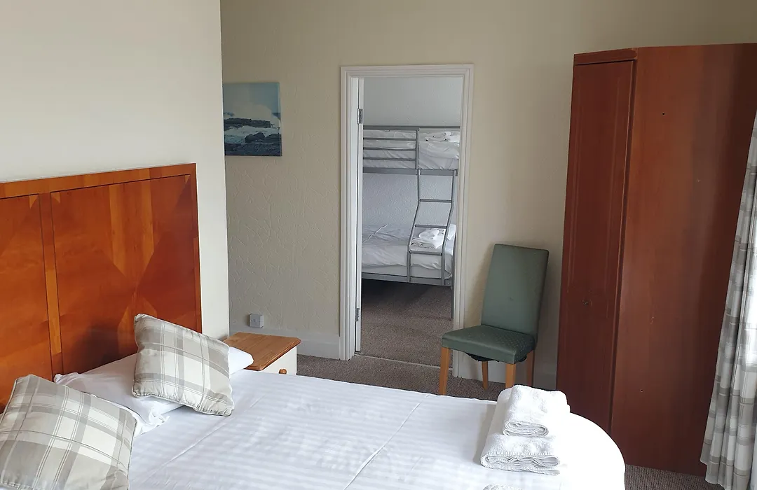 Hotel242-1