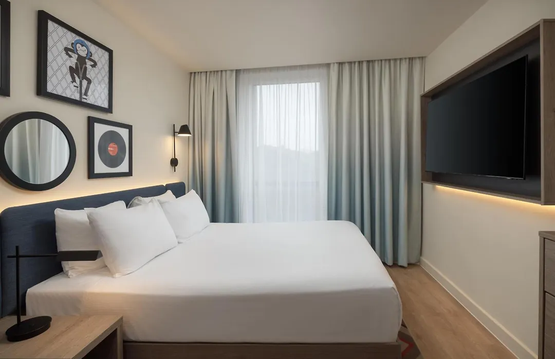 Hampton By Hilton London City-1