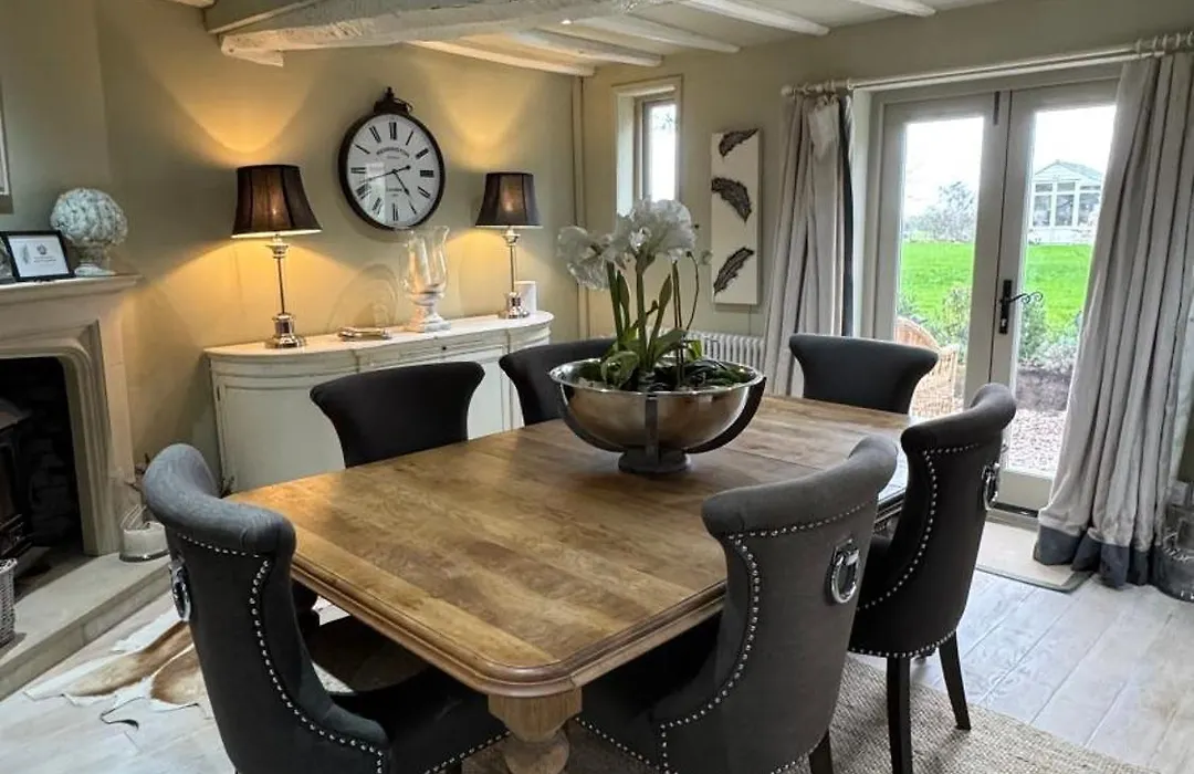 Spenford House 1640 Listed House Idilic Location Pub Walking Distance-1