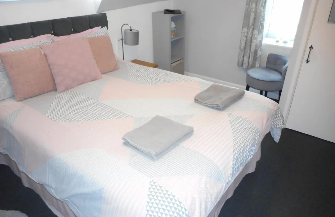 The George B&B-1