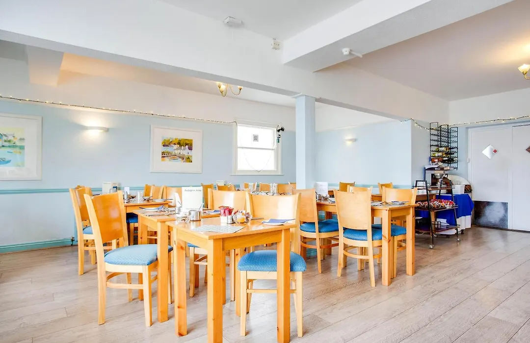 Oyo Godolphin Arms Hotel-1