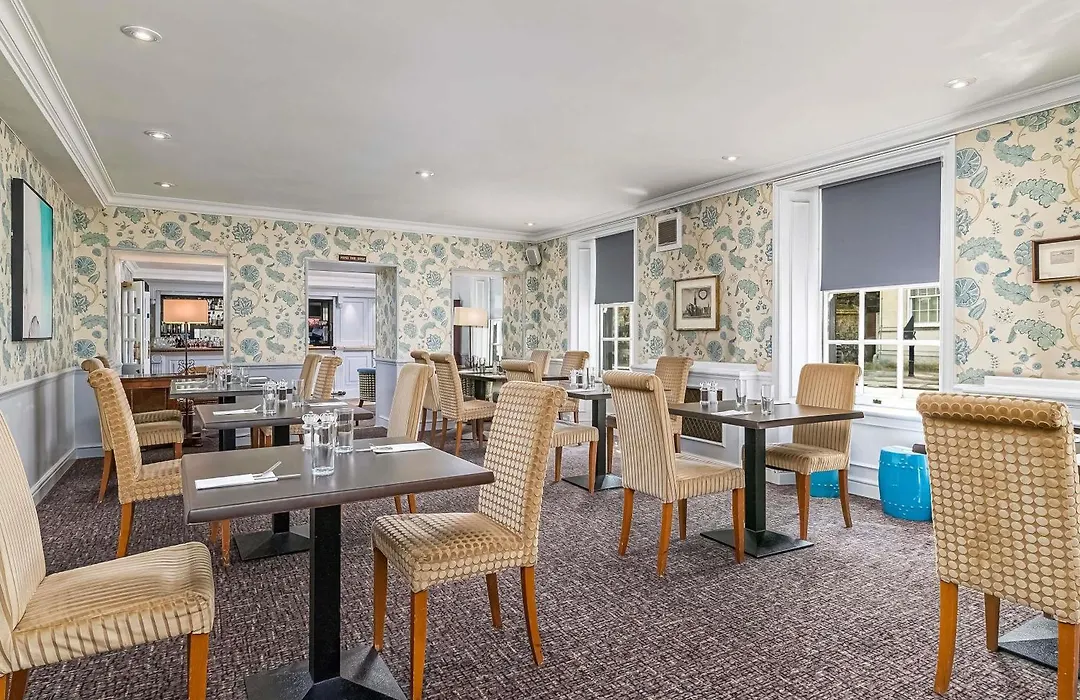 Mercure Salisbury White Hart Hotel & Apartments-1