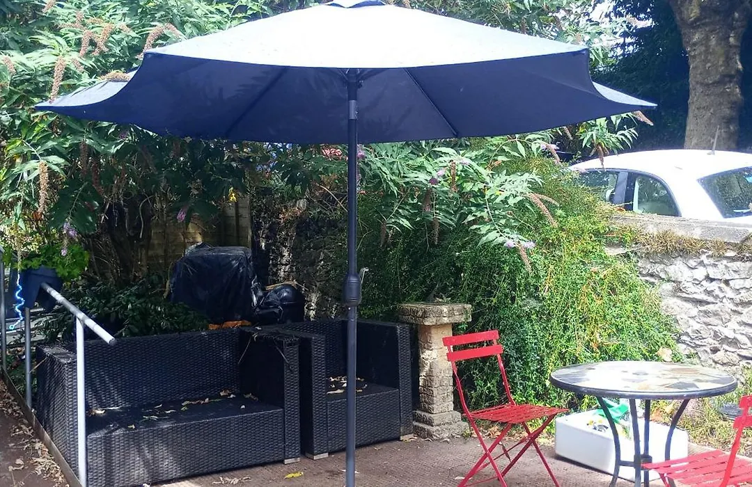 Small Double Self Contained Room Central Torquay-1