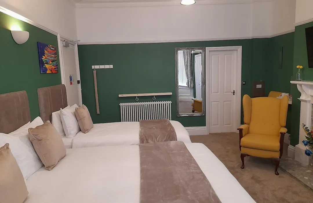 Crescent Lodge Guest House-1