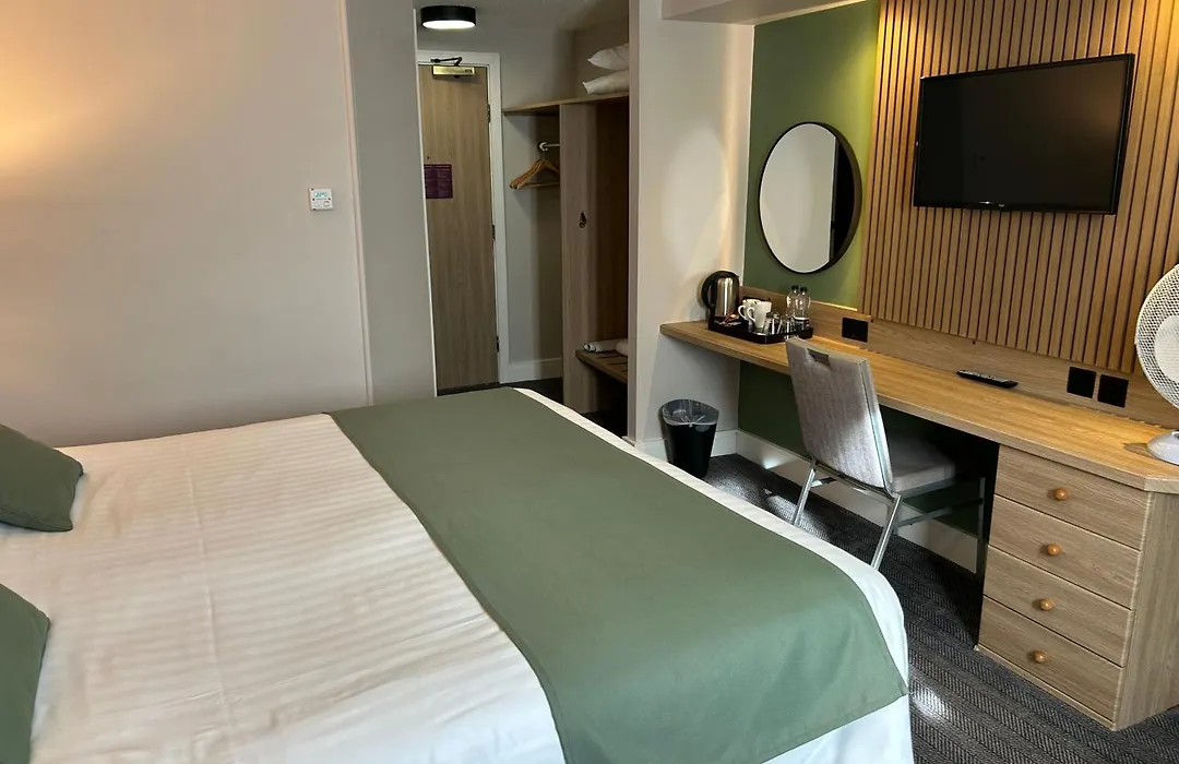 Hello Hotel-1
