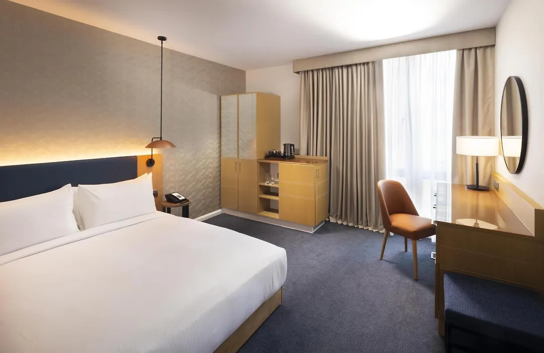 Hilton Garden Inn Bristol City Centre-1
