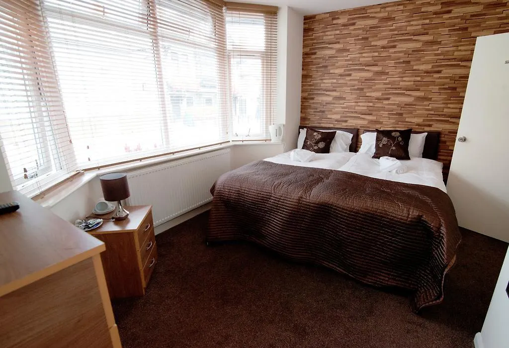 Three Bridges B & B - Gatwick-1