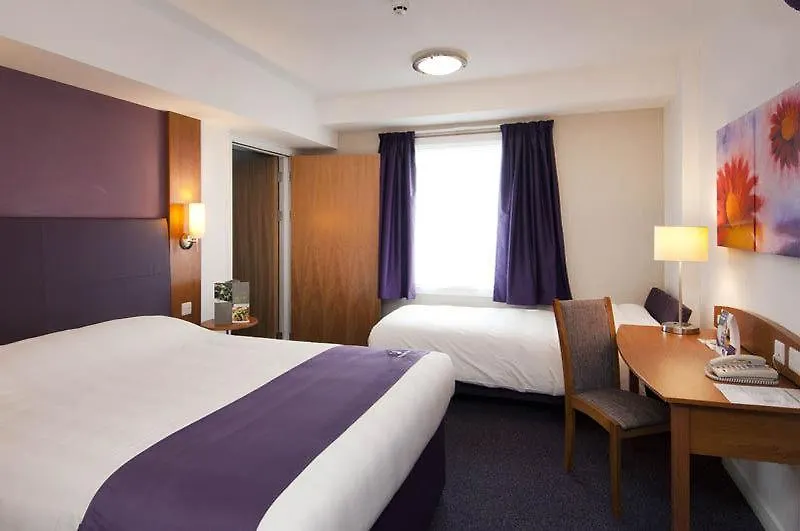 Premier Inn Gravesend Central-1