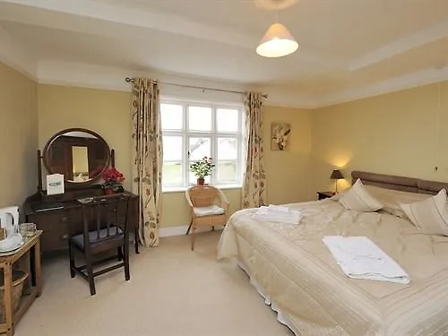 Brompton Farmhouse B&B-1