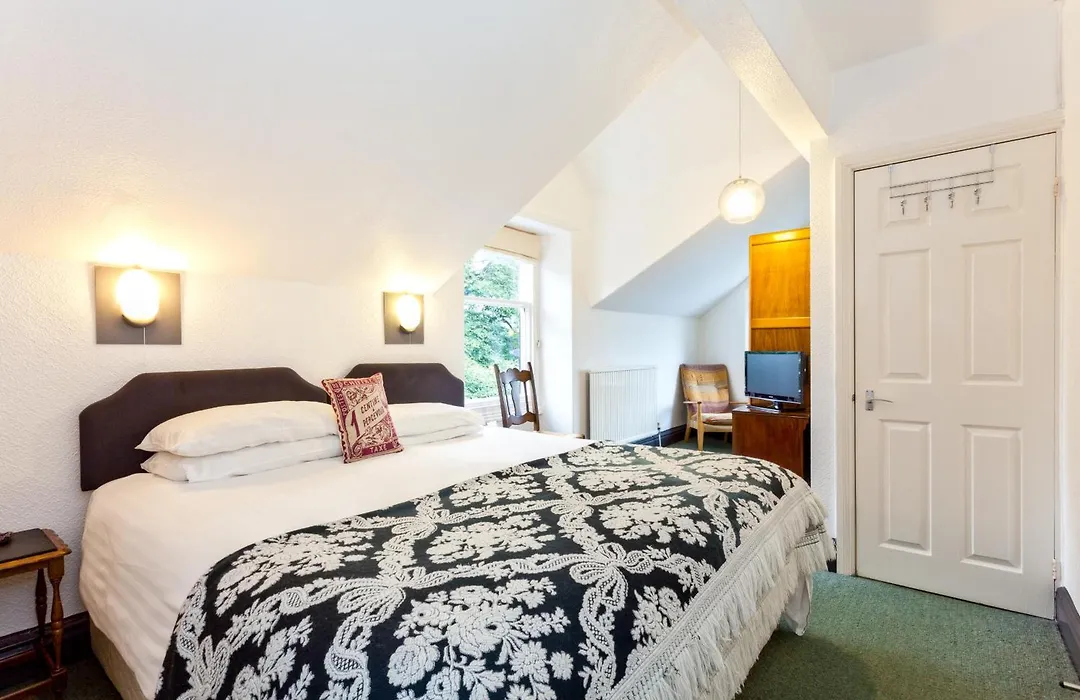 Lyndhurst Guest House-1