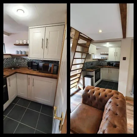 Longland Guest House-3
