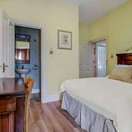 Avenue House Guest House-3