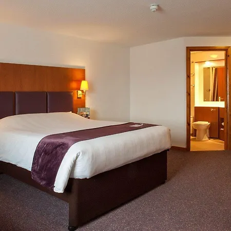 Premier Inn Swansea City Centre-2