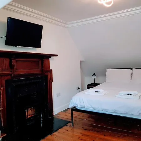 Ness City Cottage-3