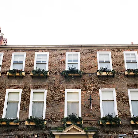Houndgate Townhouse-2