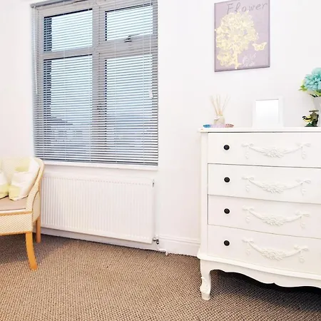 Townhouse @ Hanley Road Stoke-2
