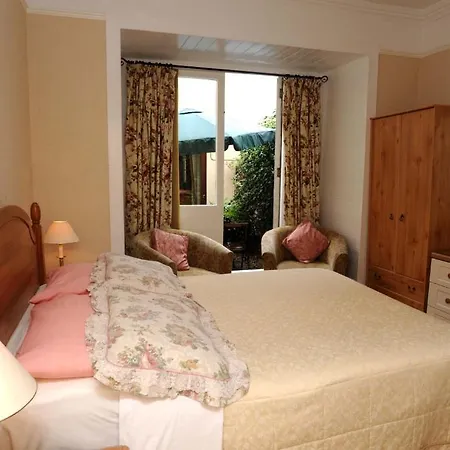 Abbey Court Guest House-3